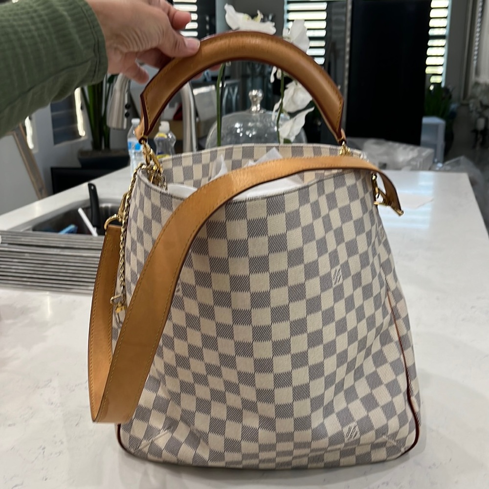Authentic Louis Vuitton Azur Soffi